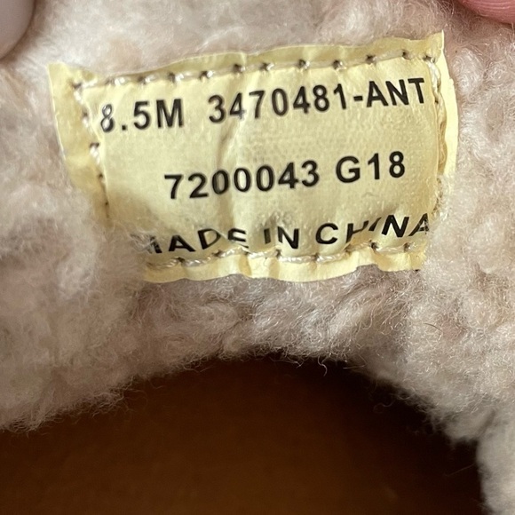 FRYE Ivy Shearling Low Lace In Anthracite, Size 8.5 - Picture 7 of 8